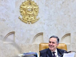 Lula e Barroso conversaram por telefone para alinhar reação à carta de Trump