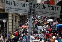 Por que a Rua 25 de Março entrou na mira de investigação de Trump após anúncio do tarifaço