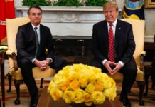 Após Trump anunciar taxa ao Brasil, Bolsonaro cita versículo bíblico em rede social