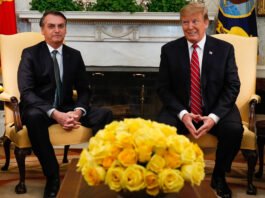Após Trump anunciar taxa ao Brasil, Bolsonaro cita versículo bíblico em rede social