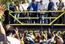 Bolsonaro participa de motociata com apoiadores pelas ruas de Brasília; ex-presidente cumpre medidas cautelares
