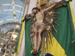 Imagem original do Senhor do Bonfim volta a ser exposta na basílica do santo em Salvador após seis anos