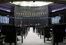 Rejeição à PEC da Blindagem já domina redes sociais com 83% de críticas, diz a pesquisa da Quaest e saiba mais dados