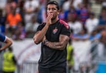 Caiu! Após uma sequência de tropeços e derrota diante do Confiança, Vitória anuncia demissão de Carpini