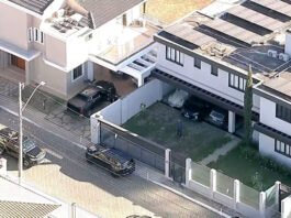 Perícia em pen drive apreendido em banheiro de Bolsonaro é concluída; conteúdo é irrelevante, avaliam investigadores