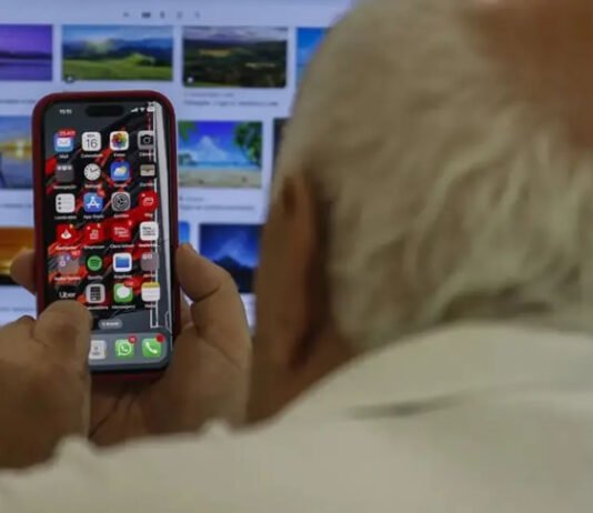 Em 2024, mais da metade da população idosa baiana, aqueles com mais de 60 anos, acessaram a internet
