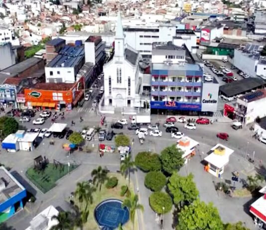 Horário Especial de Fim de Ano: Comércio em Santo Antônio de Jesus funcionará até quarta-feira (31) às 14h e fecha no feriado de Ano Novo; veja como fica
