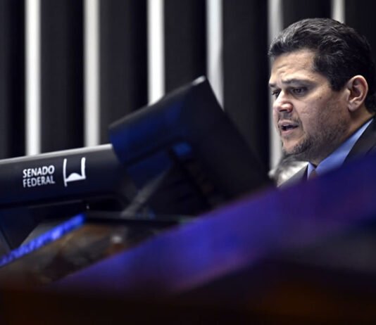 Alcolumbre diz que governo tem ‘legitimidade’ para pedir ao Supremo Tribunal Federal volta do aumento do IOF