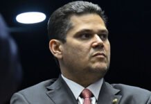 Cúpula do PT avalia Alcolumbre e Hugo Motta sufocando reeleição de Lula com derrubada do IOF no congresso; confira