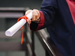 Diploma de papel deixará de existir; documento será emitido apenas em formato digital, diz Ministério da Educação