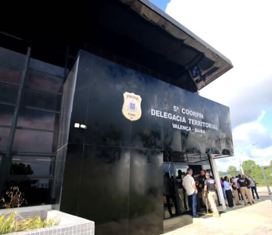 Mototaxista é preso suspeito de ameaçar, estuprar e roubar pertences de quatro mulheres em Valença, no Baixo Sul