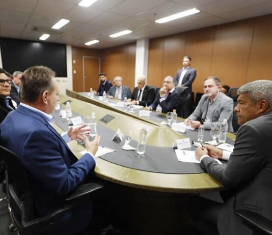 Governador Jerônimo se reúne com prefeito de Cruz das Almas para discutir ações estratégicas voltadas ao desenvolvimento local e ampliar investimentos