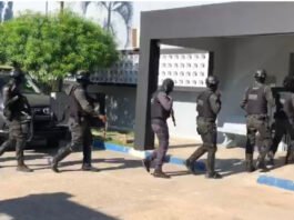 Quatro detentos cavam buraco em parede e fogem de presídio na Bahia