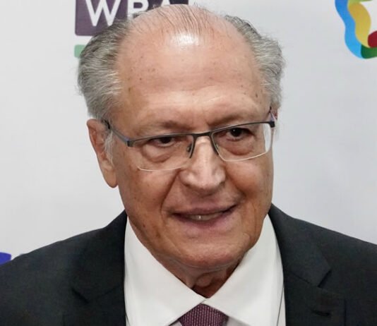 Alckmin cobra agilidade do Congresso para aprovar auxílio à afetados pelo tarifaço