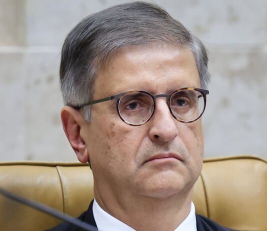 Bolsonaro foi o maior articulador e seria maior beneficiário do golpe, diz Gonet e que liderou movimento golpista; confira