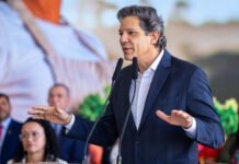 Haddad manda indireta a Tarcísio em discurso: ‘A gente não celebrava ataque estrangeiro ao Brasil’