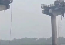 Estrutura de ponte desaba e deixa mortos na Índia