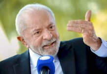 Lula diz que Bolsonaro mandou filho aos EUA pedir a Trump para ‘salvar’ o ex-presidente e ‘ameaçar’ governo
