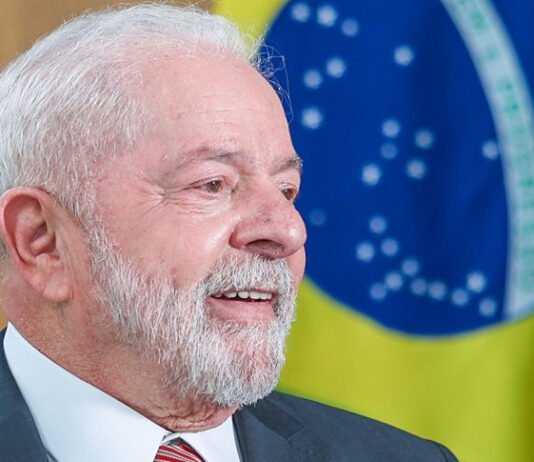 Pesquisa AtlasIntel mostra alta na avaliação positiva de Lula após tarifaço de Trump