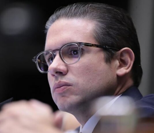 Hugo Motta nega traição ao Planalto e acusa governo de alimentar ‘nós contra eles’ e manda recado nas redes sociais