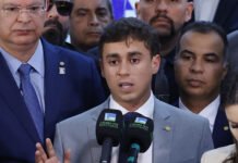 Ida de Bolsonaro à Câmara dos Deputados tem Nikolas Ferreira com rosto sangrando e mesa quebrada