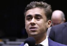 Nikolas Ferreira crítica postura de Janja durante o velório de Preta Gil: ‘Quem dá um sorriso desses na frente do caixão?’