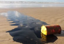 Autoridades estrangeiras atrasam investigação sobre óleo nas praias do Nordeste, diz MPF