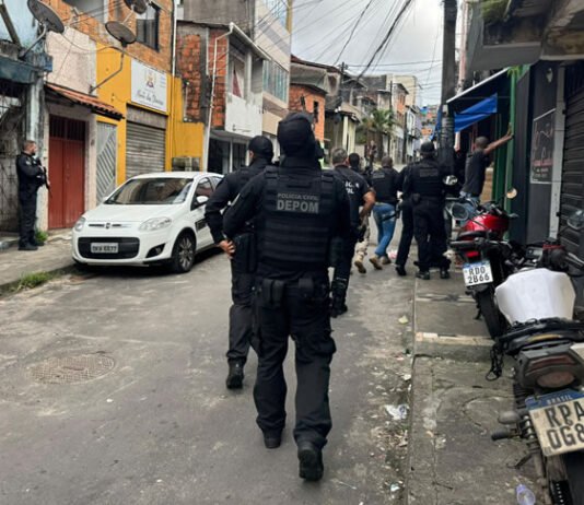 Megaoperação em Salvador removeu barricadas do crime em áreas dominadas pelo Comando Vermelho