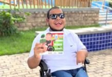 Baiano de 25 anos com paralisia cerebral lança biografia após médicos afirmarem que ele não conseguiria ler