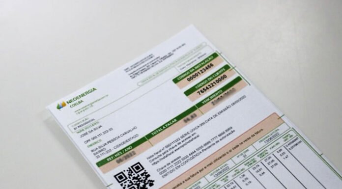 Mais de 330 mil famílias baianas podem perder desconto na conta de luz por cadastro irregular; saiba como verificar