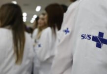 Câmara aprova urgência para projeto que cria exame nacional obrigatório para médicos