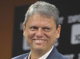 Filho de Bolsonaro atacou governadores bolsonaristas e apontou desprezo ao ex-presidente: ‘Estão te enganando’, afimra