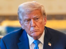 Governo de Donald Trump faz uma nova ameaça ao Brasil e diz acompanhar ‘de perto’ situação de Bolsonaro; saiba mais