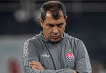 Fala, treinado! ‘A gente sabe que vai crescer’: Fábio Carille mostra otimismo após fim de jejum do Vitória