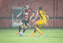 Resultado frustrante: Vitória cede gols nos minutos finais e empata com o lanterna Sport em jogo no Barradão