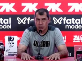 Técnico Fábio Carille cita jogadores no DM do Vitória, reclama da parte física e diz: ‘Precisamos melhorar’