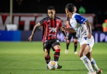 Matheuzinho lamenta atuação do Vitória na eliminação para o Confiança: ‘Perdemos para nós mesmos’