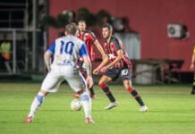 Com falha de Arcanjo, Vitória é eliminado pelo Confiança em pleno Barradão na Copa do Nordeste
