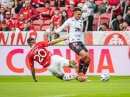 Impressão negativa: Vitória perde para o Internacional na estreia de Fábio Carille pela 13ª rodada do Brasileirão