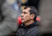 Fábio Carille ressalta ‘coisas boas’ em estreia pelo Vitória, mas lamenta derrota no fim e diz: ‘Gosto triste’