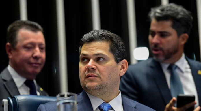 Alcolumbre reúne lideranças para debater avanços sobre fim da escala 6×1