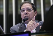 Vice-presidente da Câmara diz que vai pautar anistia na ausência de Motta