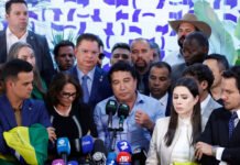 Oposição protesta contra prisão de Bolsonaro, anuncia obstrução no Congresso, defende anistia e fim do foro privilegiado