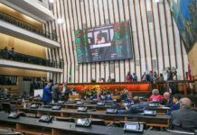 Reabertura da Assembleia Legislativa é marcada por bate-boca entre deputados após prisão de Bolsonaro