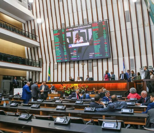 Reabertura da Assembleia Legislativa é marcada por bate-boca entre deputados após prisão de Bolsonaro