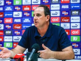 Rogério Ceni celebra classificação do Bahia, mas critica desempenho no ataque: ‘Chutes inofensivos’