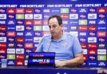 Rogério Ceni cita ‘soberba’ do Bahia contra o Fluminense e defende goleiros do elenco após falha de Ronaldo