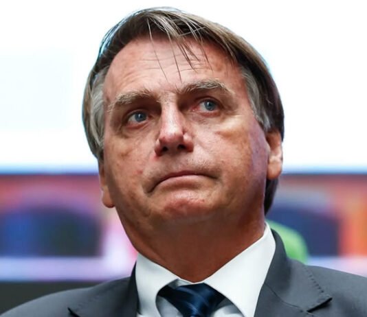 Enquanto Bolsonaro é julgado no STF, pauta da anistia está voando no Congresso