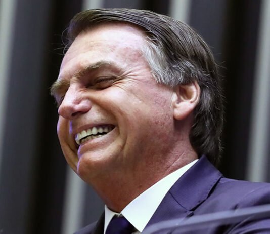 Percentual dos que ainda defendem Bolsnaro surpreende; pesquisa foi encomendada pela Genial Investimentos
