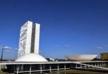 Cassação de Zambelli, isenção do IR, regras para IA; veja agenda do Congresso após fim do recesso parlamentar